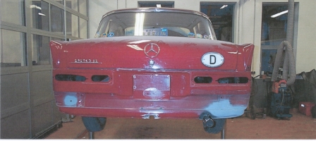 Mercedes-Oldtimer: Karosserie wird beim Kammermeier in Freising restauriert.