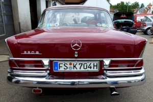 Roter Mercedes 220 S, BJ 1962 nach der Restauration in Freising.